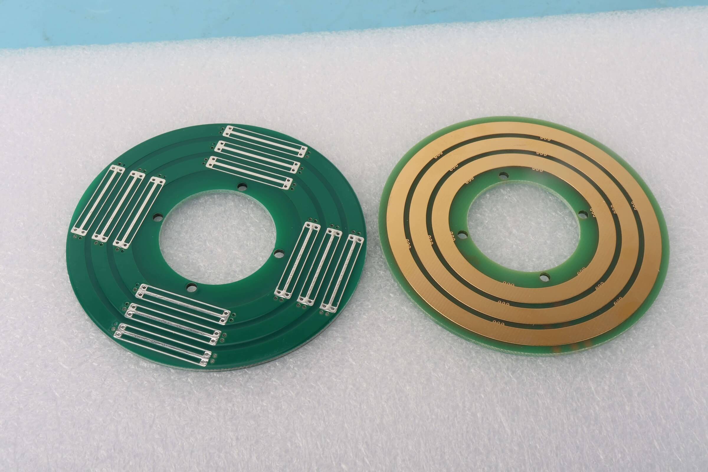 Ultra-thin PCB slip ring with gold contacts for space-limited applications
